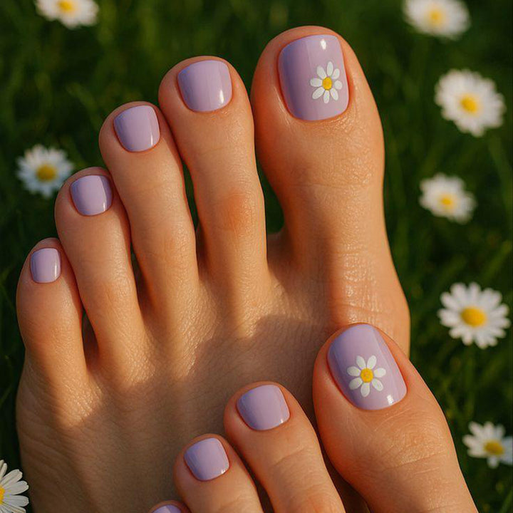 Trendy Toenail Art Bowlift