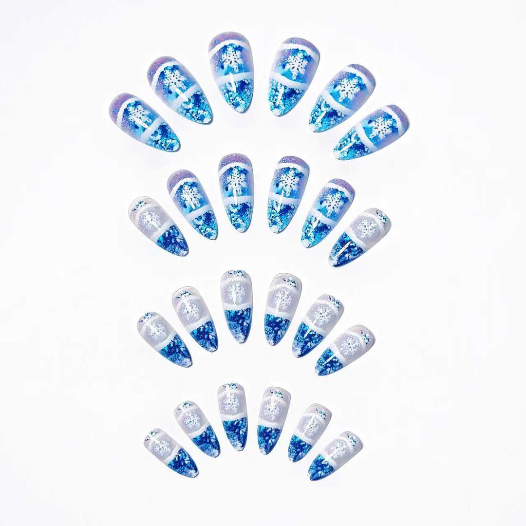 Glamorous artificial nails in winter snow crystal design Bowlift