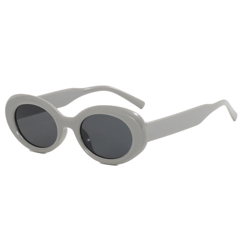 Ladies stylish sunglasses in extravagant leopard pattern Bowlift