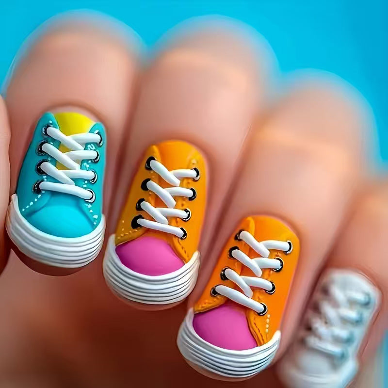 Artificial nails in sneaker design Bowlift