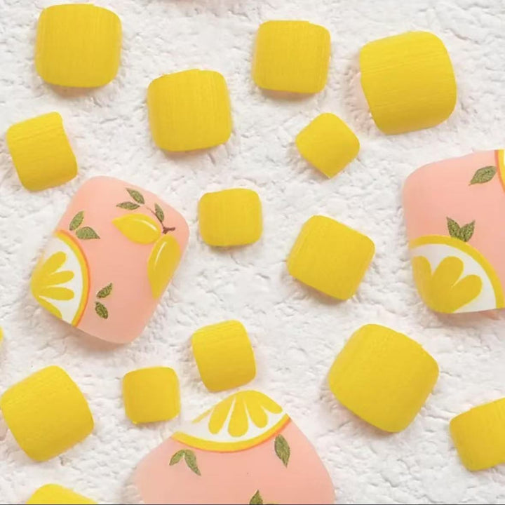 Nail art set with cheerful citrus motifs Bowlift