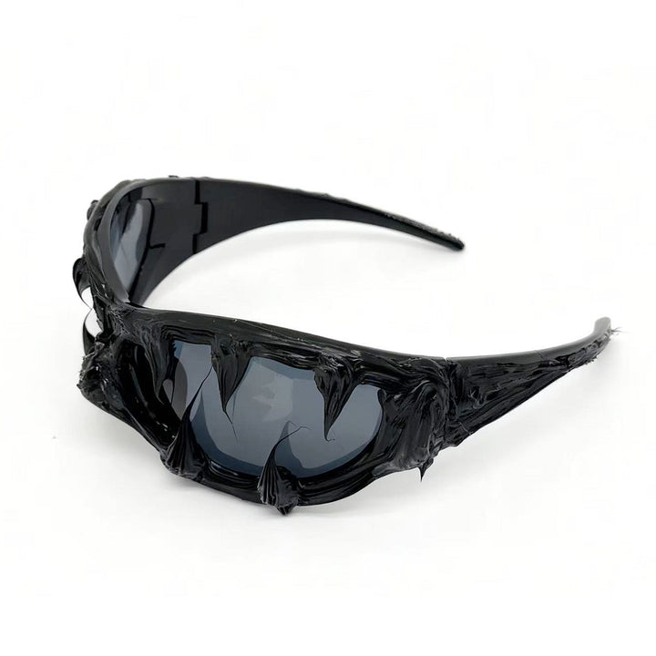 Ladies Extravagant Sports Sunglasses with creatively designed frame Bowlift