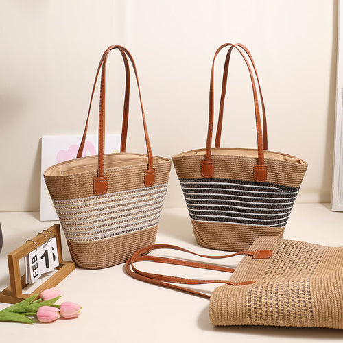 Elegant Bast bag with leather accents Bowlift