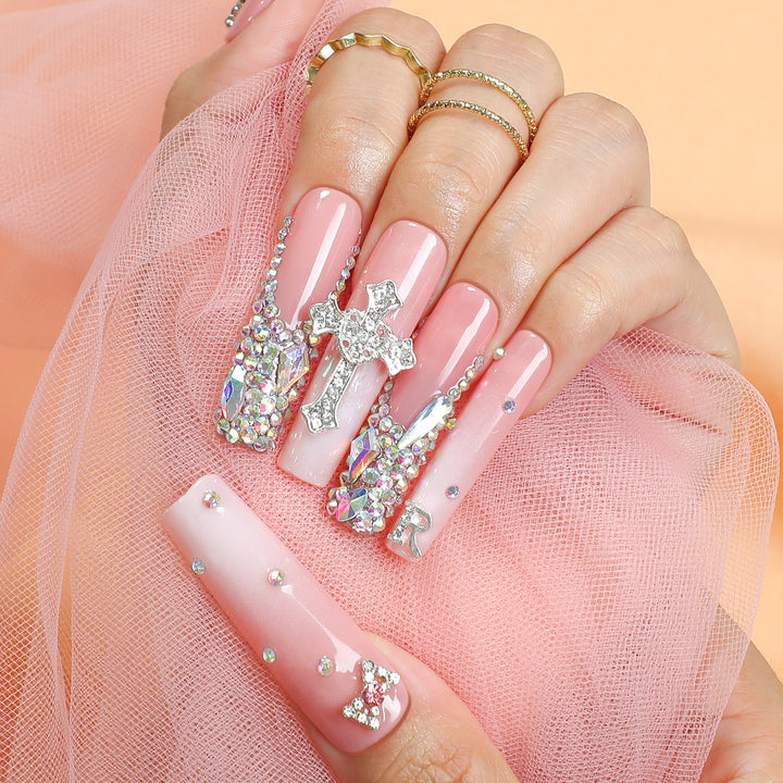 Creative nail art set with glamorous rhinestone decorations Bowlift