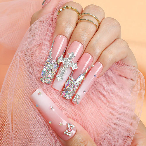 Creative nail art set with glamorous rhinestone decorations Bowlift