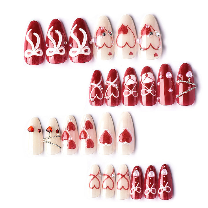 Nail design set with romantic heart motifs Bowlift