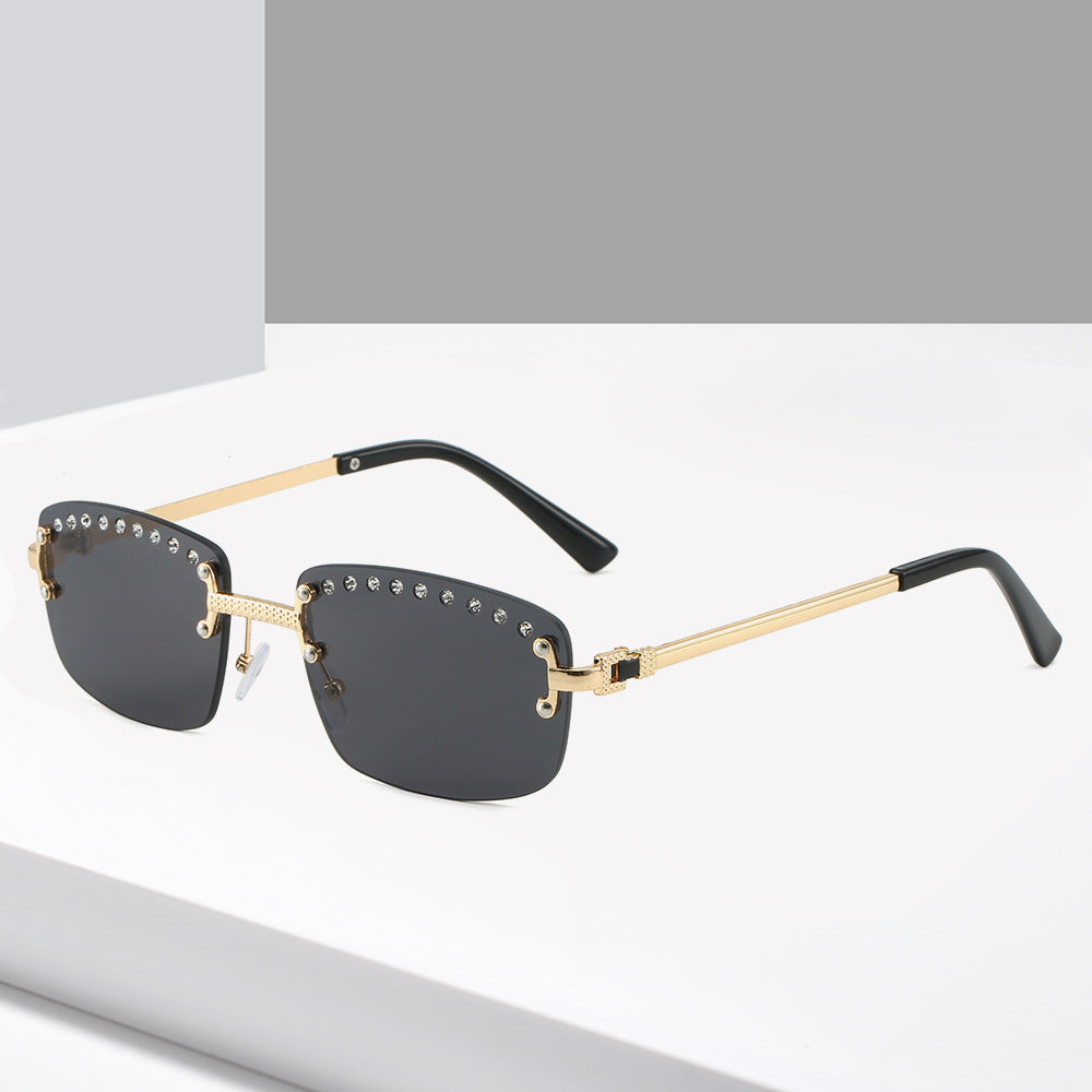 Ladies elegant sunglasses with sparkling crystal accents Bowlift