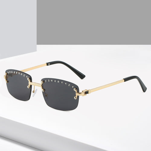 Ladies elegant sunglasses with sparkling crystal accents Bowlift
