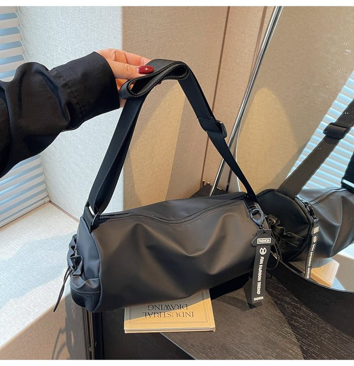 Fashionable clutch bag Bowlift