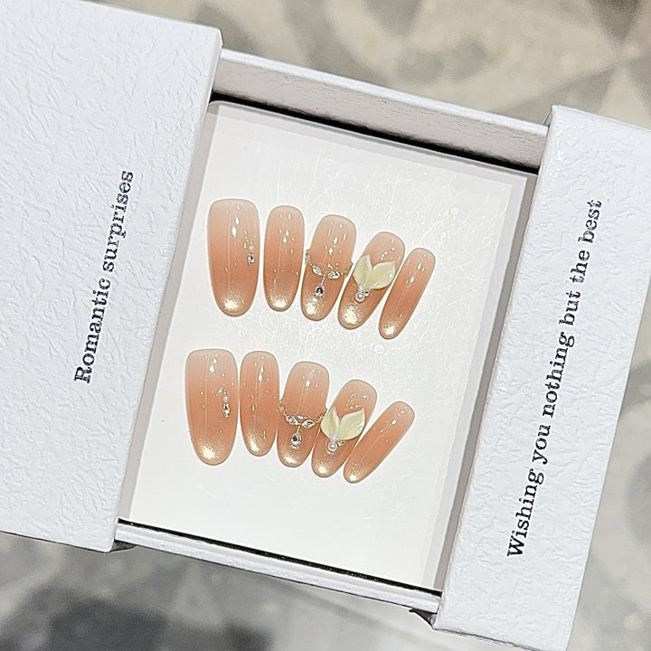Artificial nails with Romantic Design Bowlift