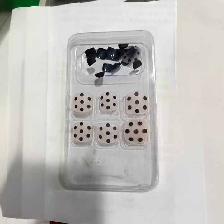 Artistic Polka Dot Press-On Nail Set Bowlift