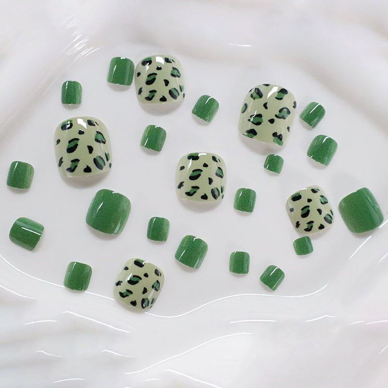 Artistic Animal Print Nail Art Bowlift