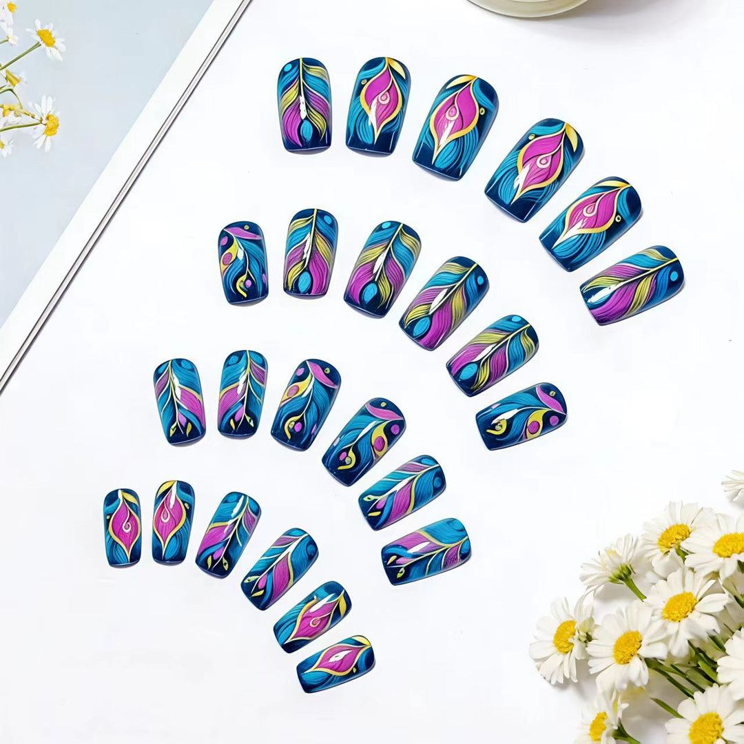 Artificial nails with elegant feather design Bowlift