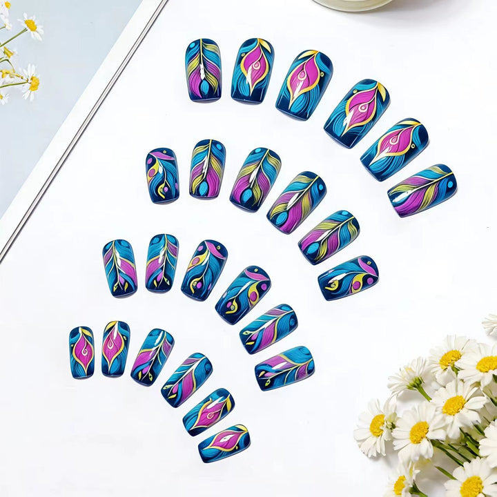 Artificial nails with elegant feather design Bowlift