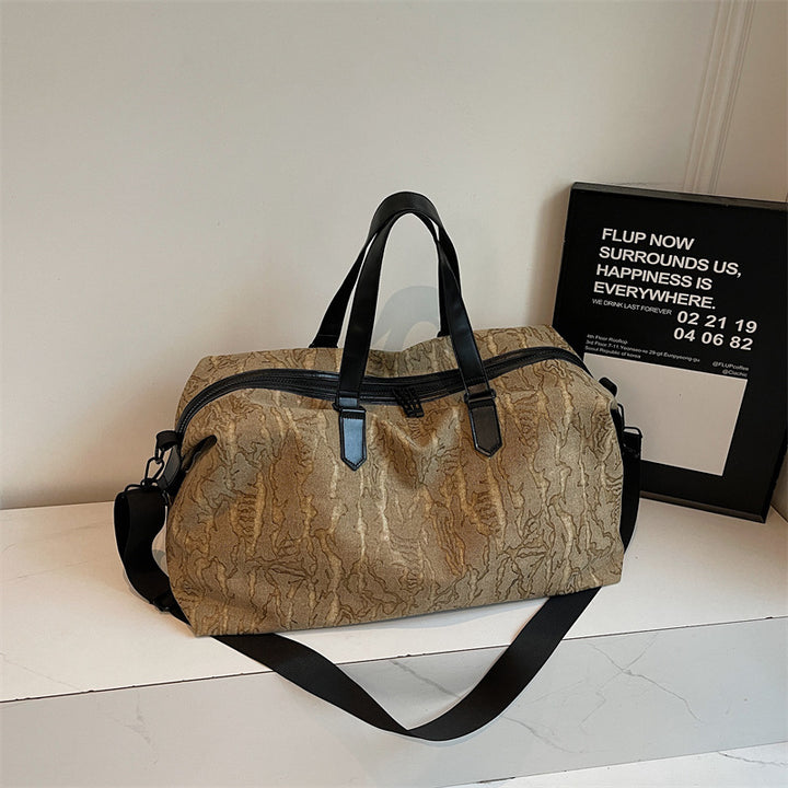 Sporty travel bag with innovative design Bowlift