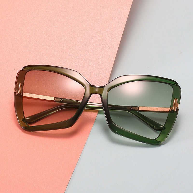 Luxurious Oversized Shield Sunglasses Bowlift
