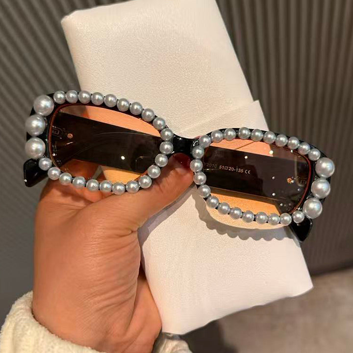 Ladies fashionable sunglasses with luxurious pearl frame Bowlift