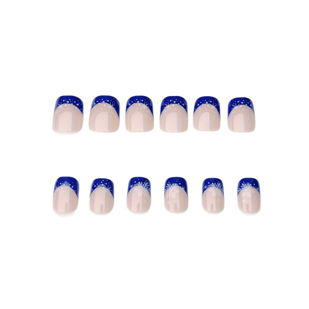 Glittering artificial nails in winter snowflake design Bowlift