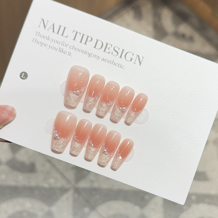Artificial Nails in Romantic Ombre Design Bowlift