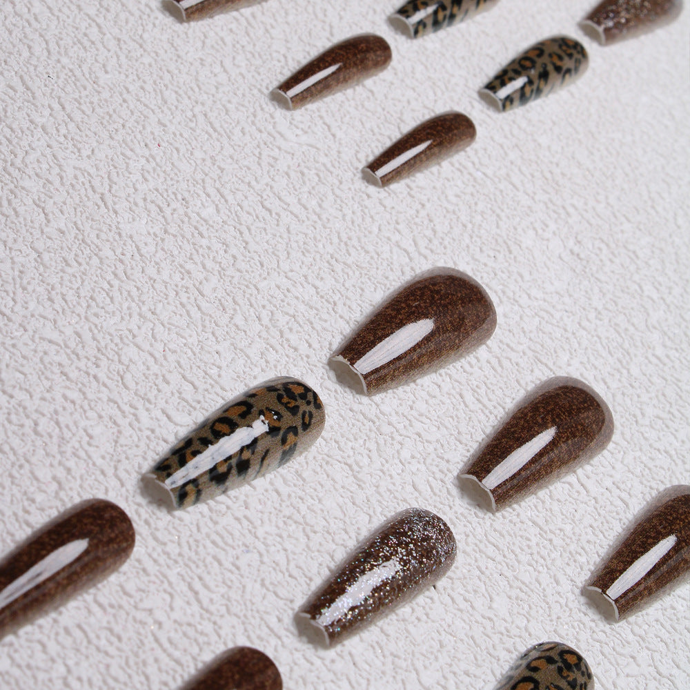 Trendy Press-On Nail Set Bowlift