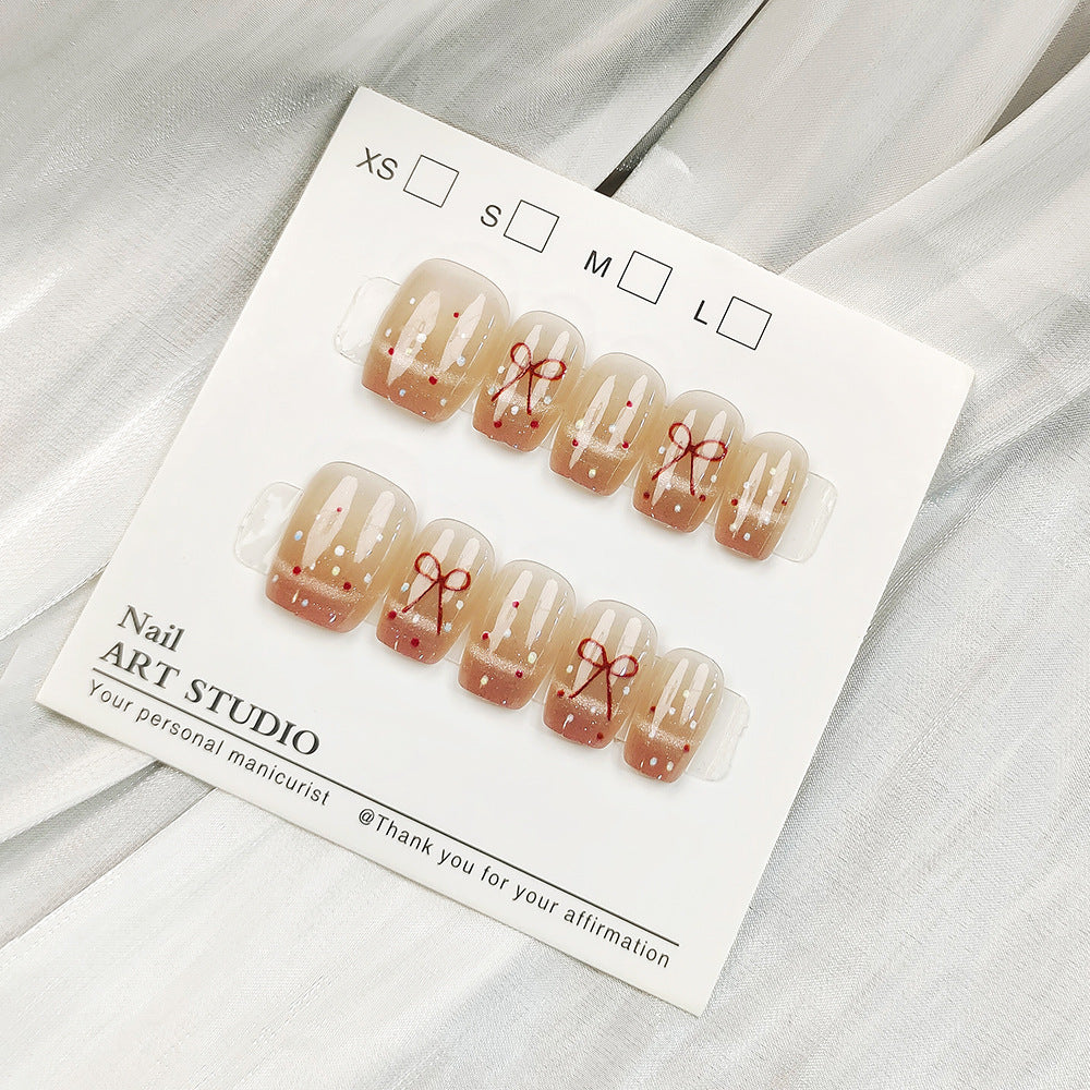 Glamorous Artificial Nails with Shimmering Design Bowlift