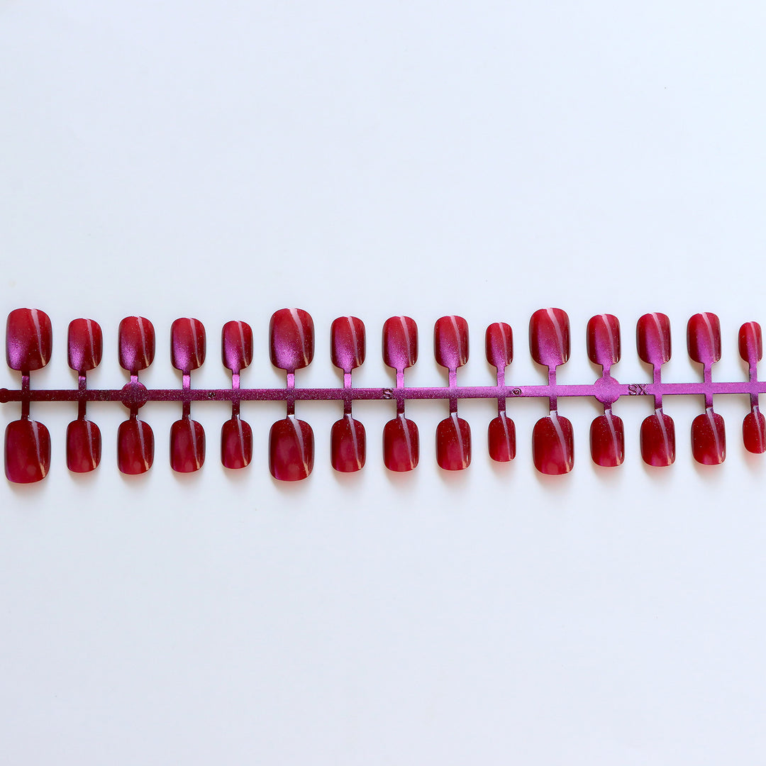 Glossy Press-On Nail Set Bowlift