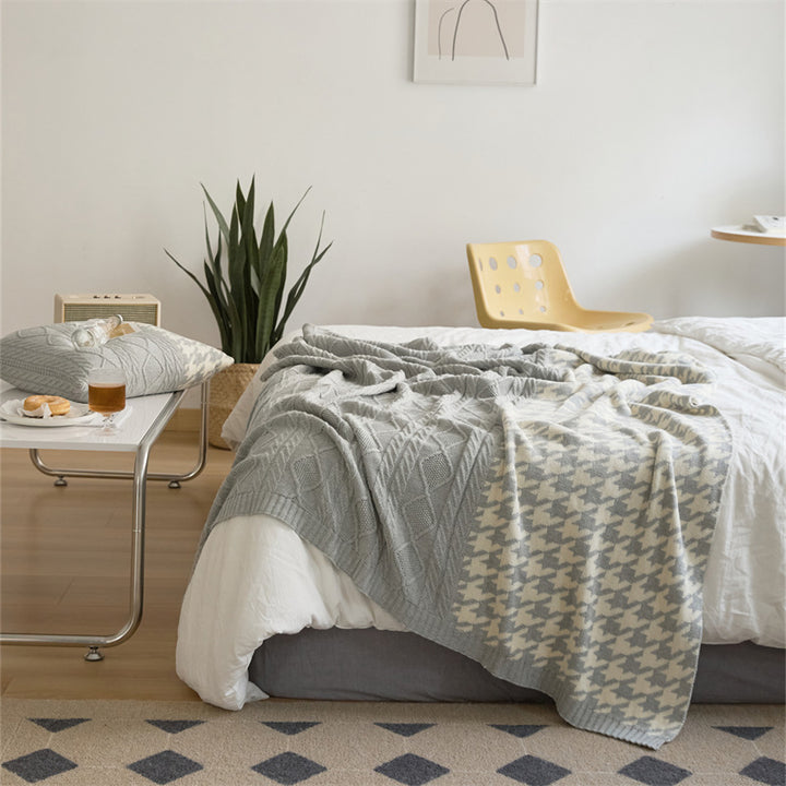 Women’s Knit Snuggle Blanket Bowlift