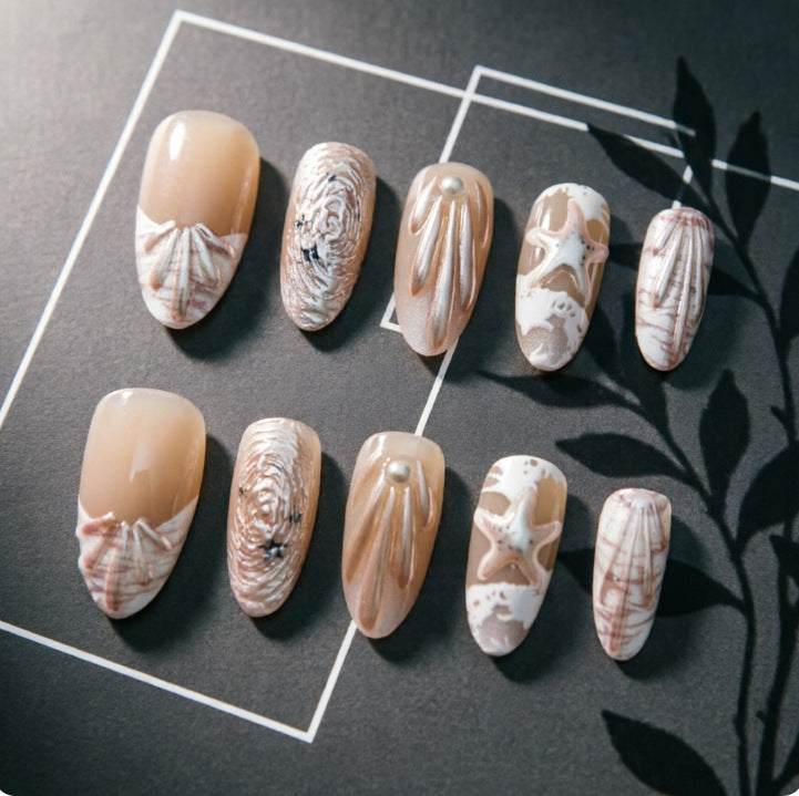 Elegant Nail Tips with Maritime Design Bowlift