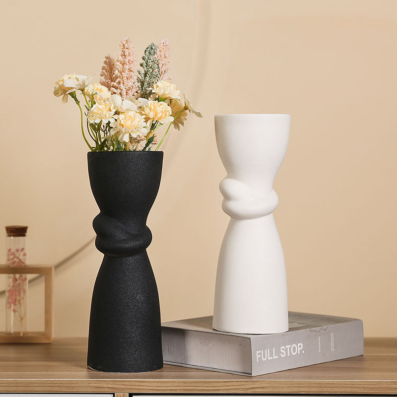 Elegant and contemporary ceramic vase Bowlift