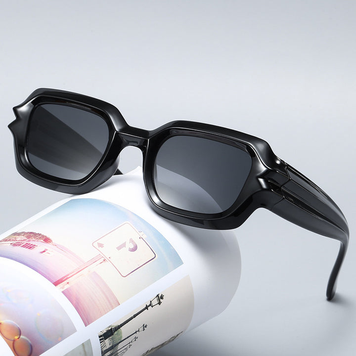 Women's Fashion Sunglasses with Unique Frame and Stylish Details Bowlift
