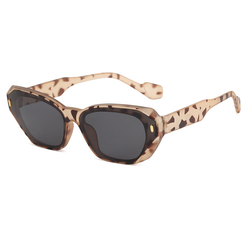 Women’s geometric designer sunglasses with distinctive frame Bowlift
