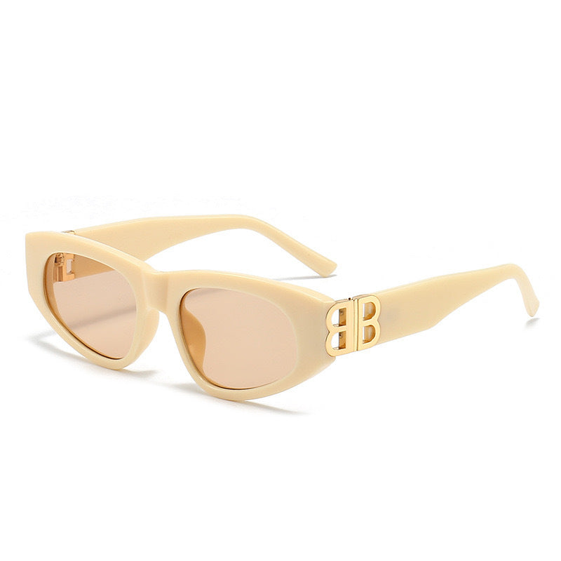 Women stylish fashionable sunglasses with distinctive frame Bowlift