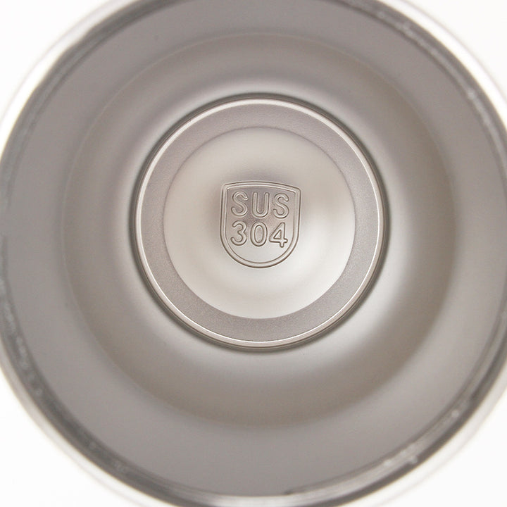 Women's drinking cup with vacuum insulation and practical lid Bowlift