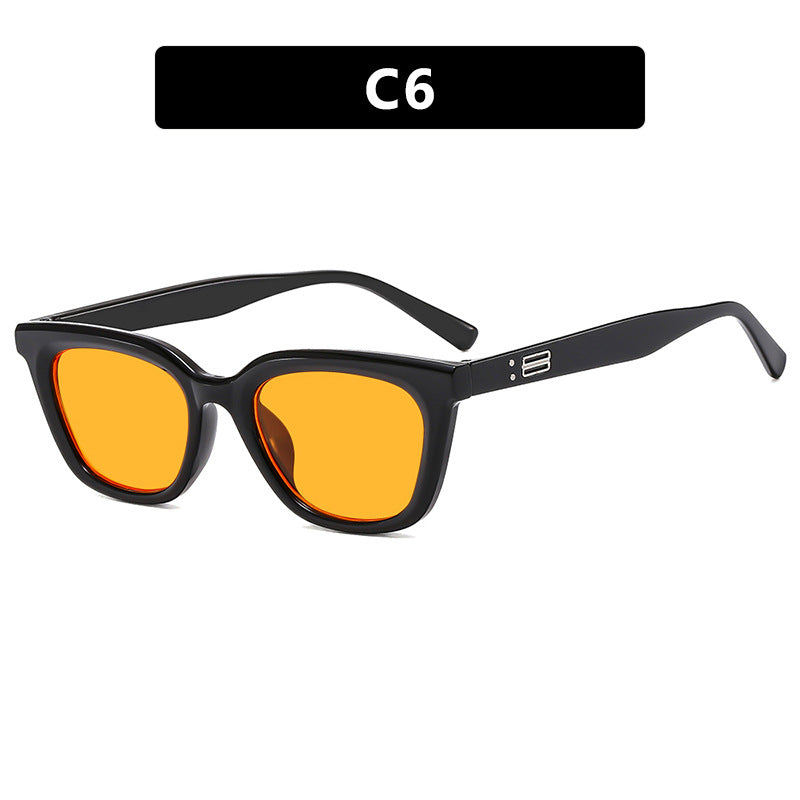 Ladies stylish sunglasses in modern design with wide frame Bowlift