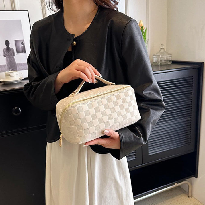 Stylish Cosmetic Bag Bowlift