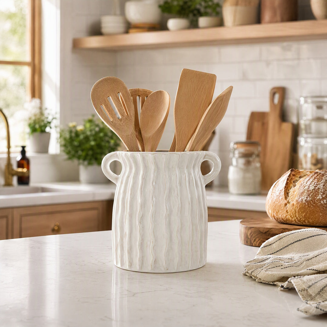 Elegant ceramic container with patterns Bowlift