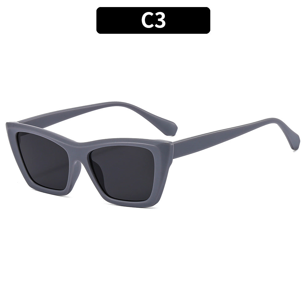 Trendy Cat-Eye Sunglasses with Sculpted Design