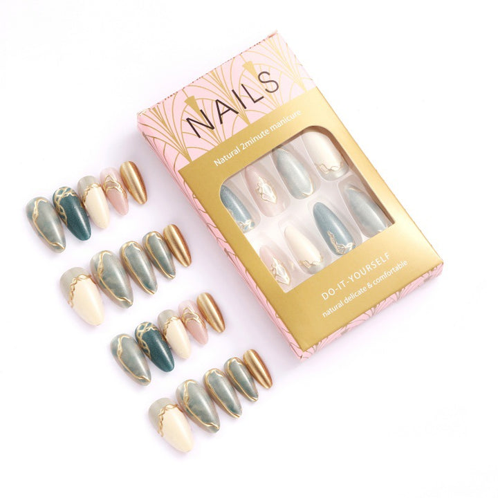 Artificial nails with elegant golden accents Bowlift