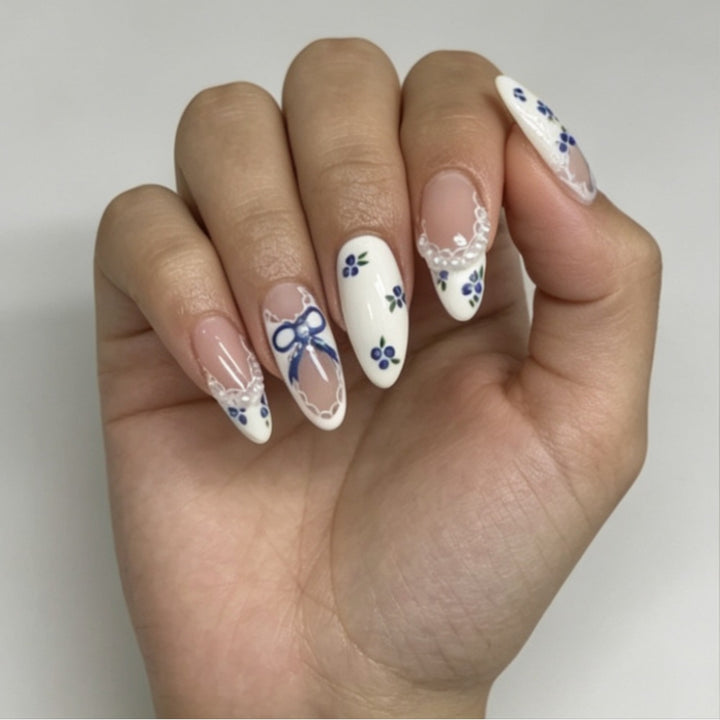 Artistic Floral-Themed Press-On Nails Bowlift