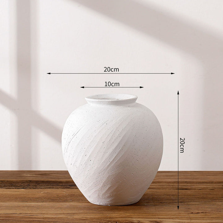 Elegant and timeless decorative vase Bowlift