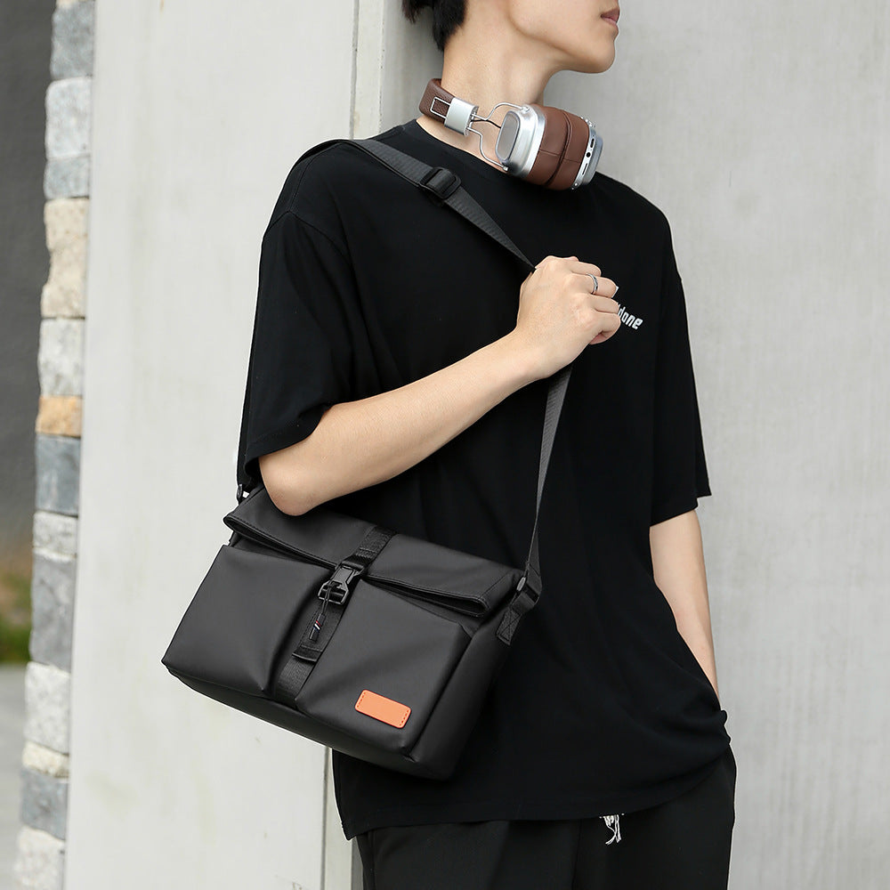 Versatile Waterproof Messenger Bag Bowlift