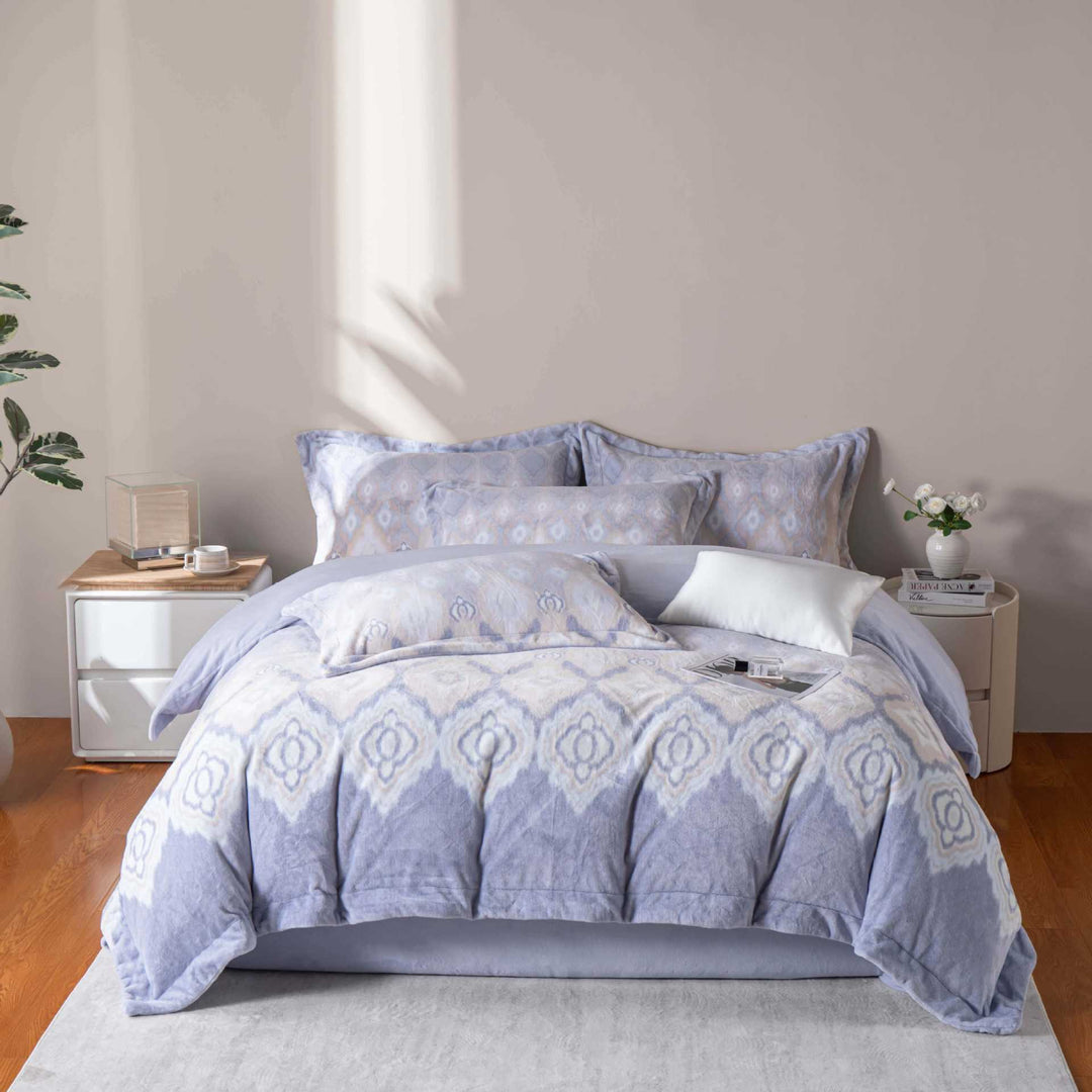 Linen bedding set with stonewashed structure and light cotton blend