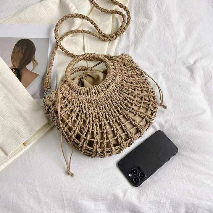 Handcrafted basket bag with playful design Bowlift