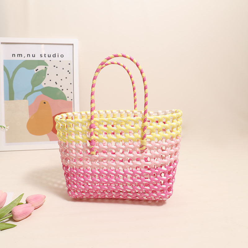 Handcrafted straw bag with colorful gradient Bowlift