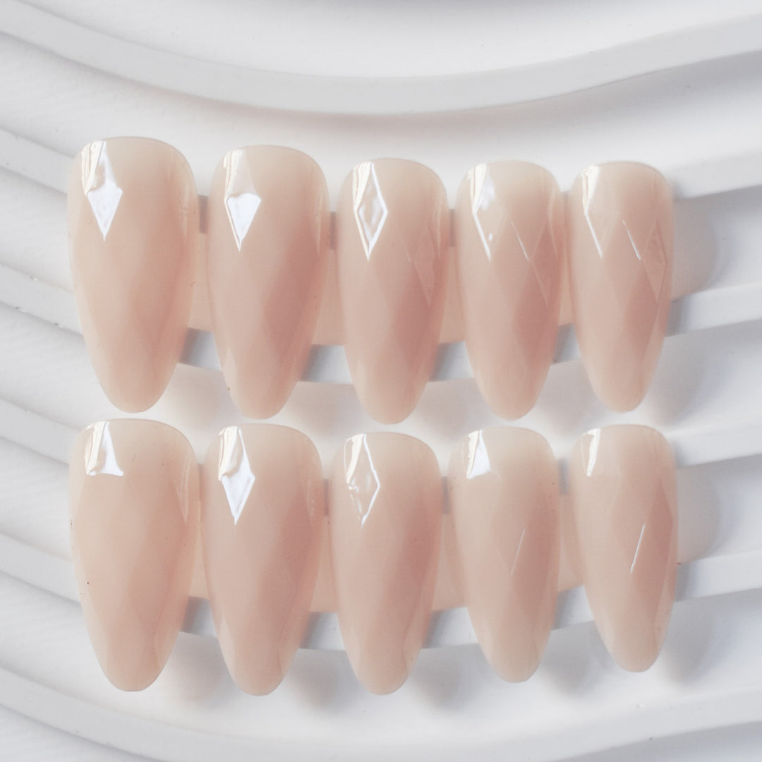 Diamond-Shaped Glossy Nail Extensions Bowlift