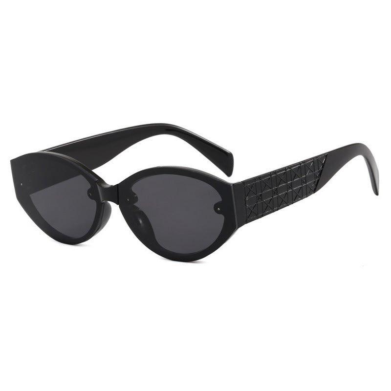 Ladies extravagant Cat-Eye sunglasses with textured frame Bowlift