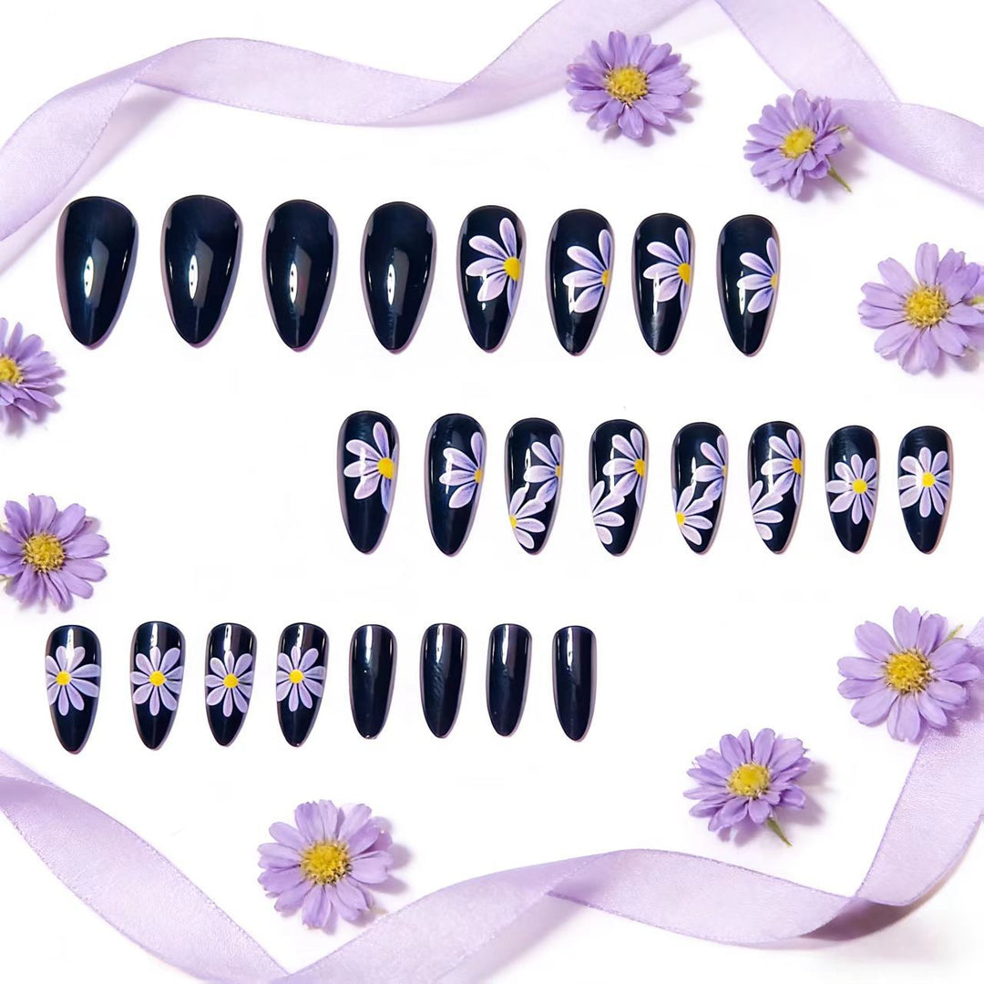 Artificial nails with floral patterns and elegant design Bowlift