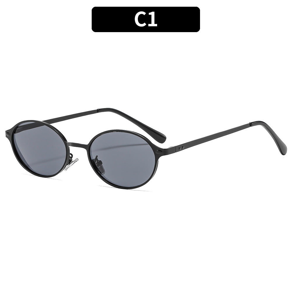 Retro-Inspired Oval Frame Sunglasses
