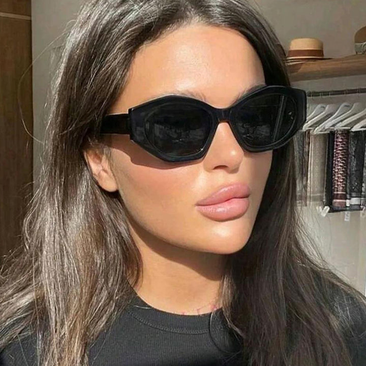 Women's geometric sunglasses with trendy, transparent frame Bowlift