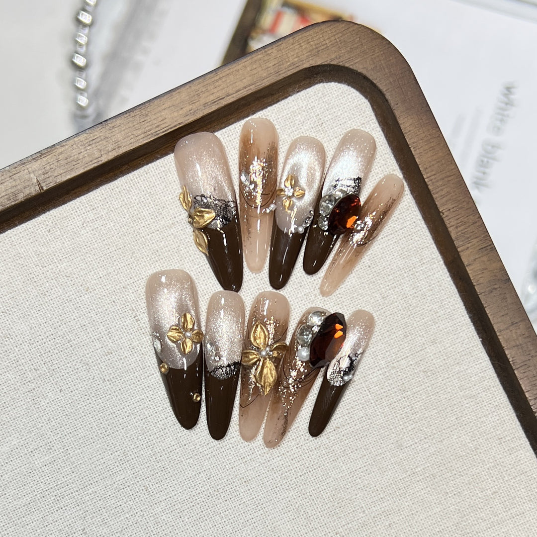 Elegant Stiletto Press-On Nail Set with Glamorous Embellishments Bowlift